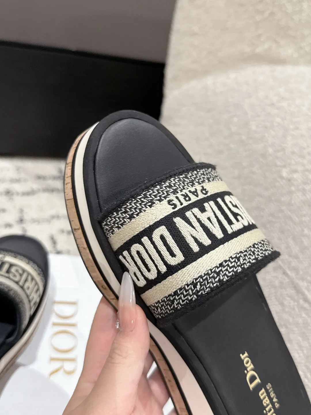 👟👟Ex-factory price 440👟👟 DIOR Dway fabric embroidered logo open toe 7cm thick sole one-word strap slippers CD letter logo three-dimensional embroidery thick bottom round toe open toe slippers The original development of the top version on the market, soft and delicate foot feel, extremely comfortable.  ✔️Upper: imported electro-embroidered cotton technical fabric ✔️Inner lining: water-dyed cowhide foot pad lining ✔️Outsole: original combination outsole ✔️Sole thickness: 7cm ✔️Size: #35-41 (40.41. Customized, non-refundable and non-exchangeable)